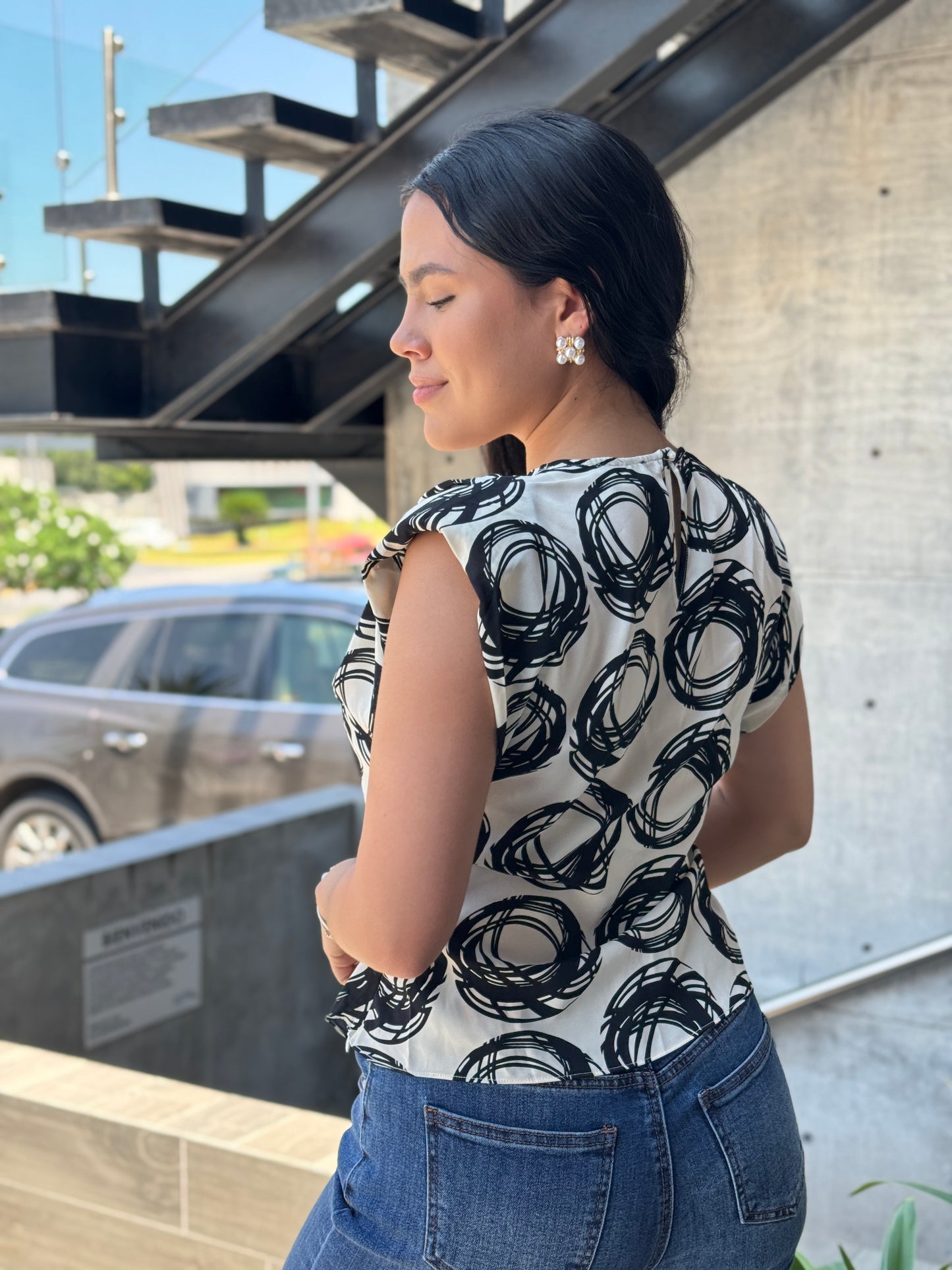 BLUSA CUELLO RECTO CIRCULOS
