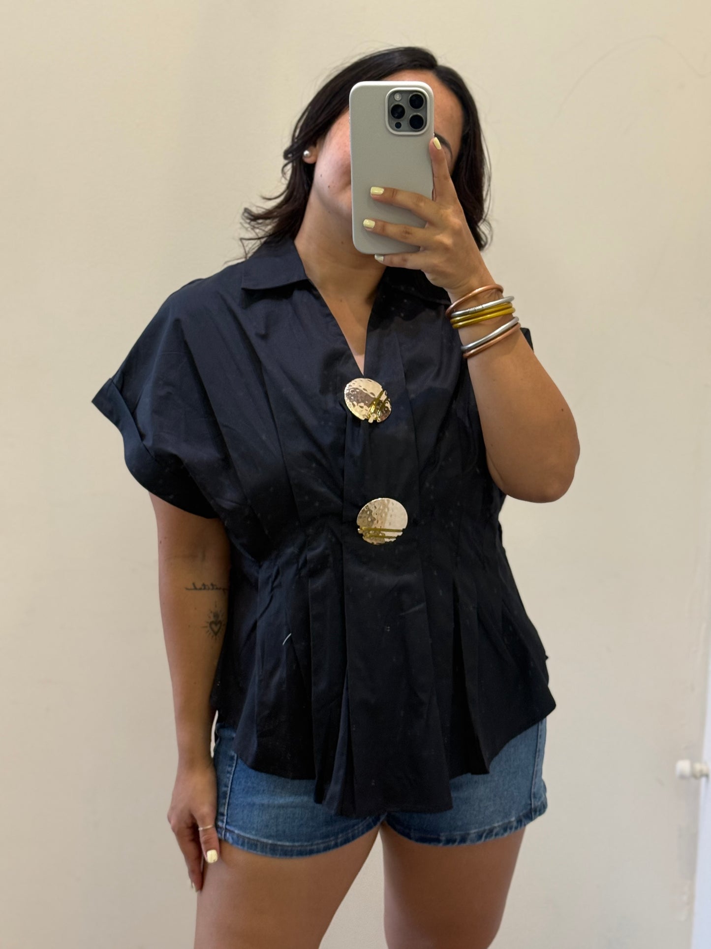 BLUSA BOTONES GRANDES DORADOS
