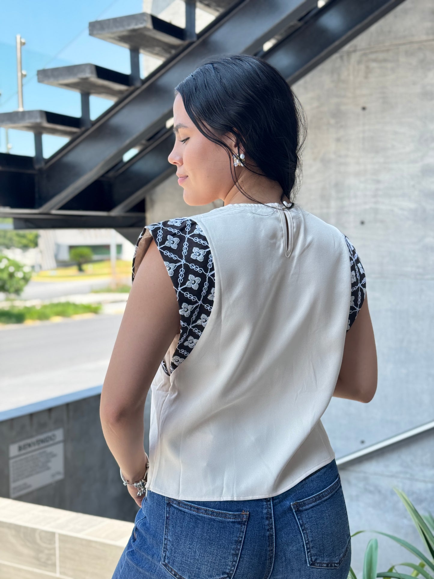 BLUSA MANGA FLORES