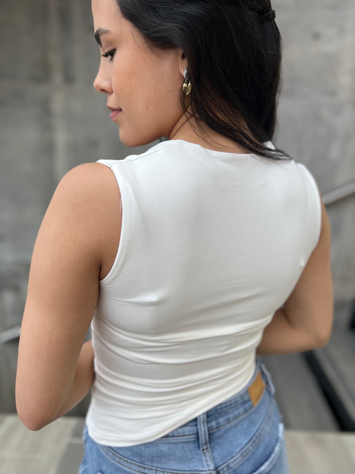 BLUSA BÁSICA CUELLO CUADRADO