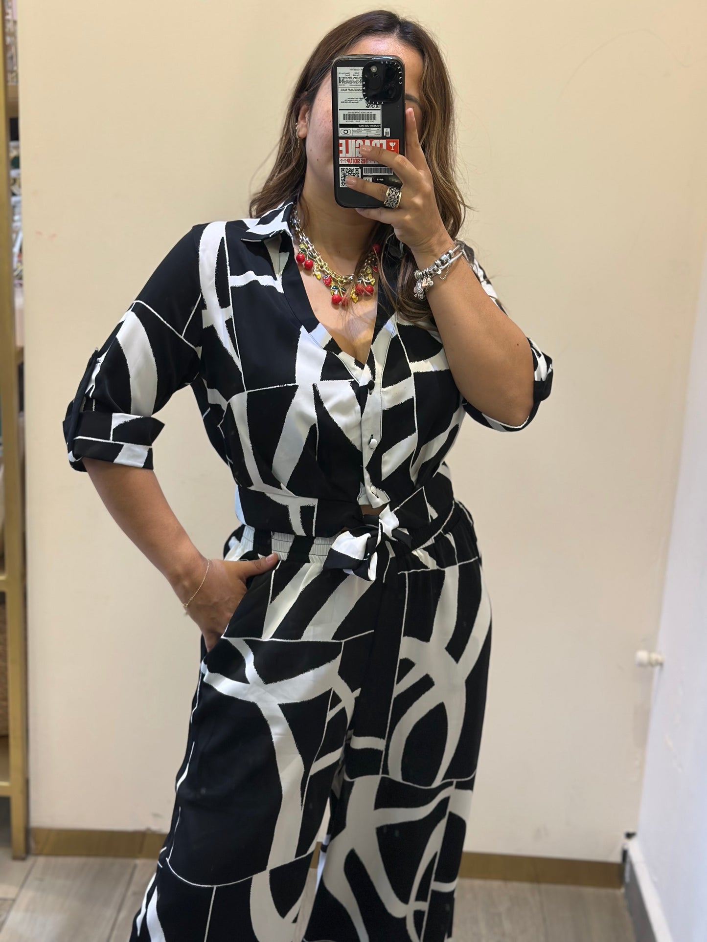 SET FIGURAS BLUSA ANUDADA