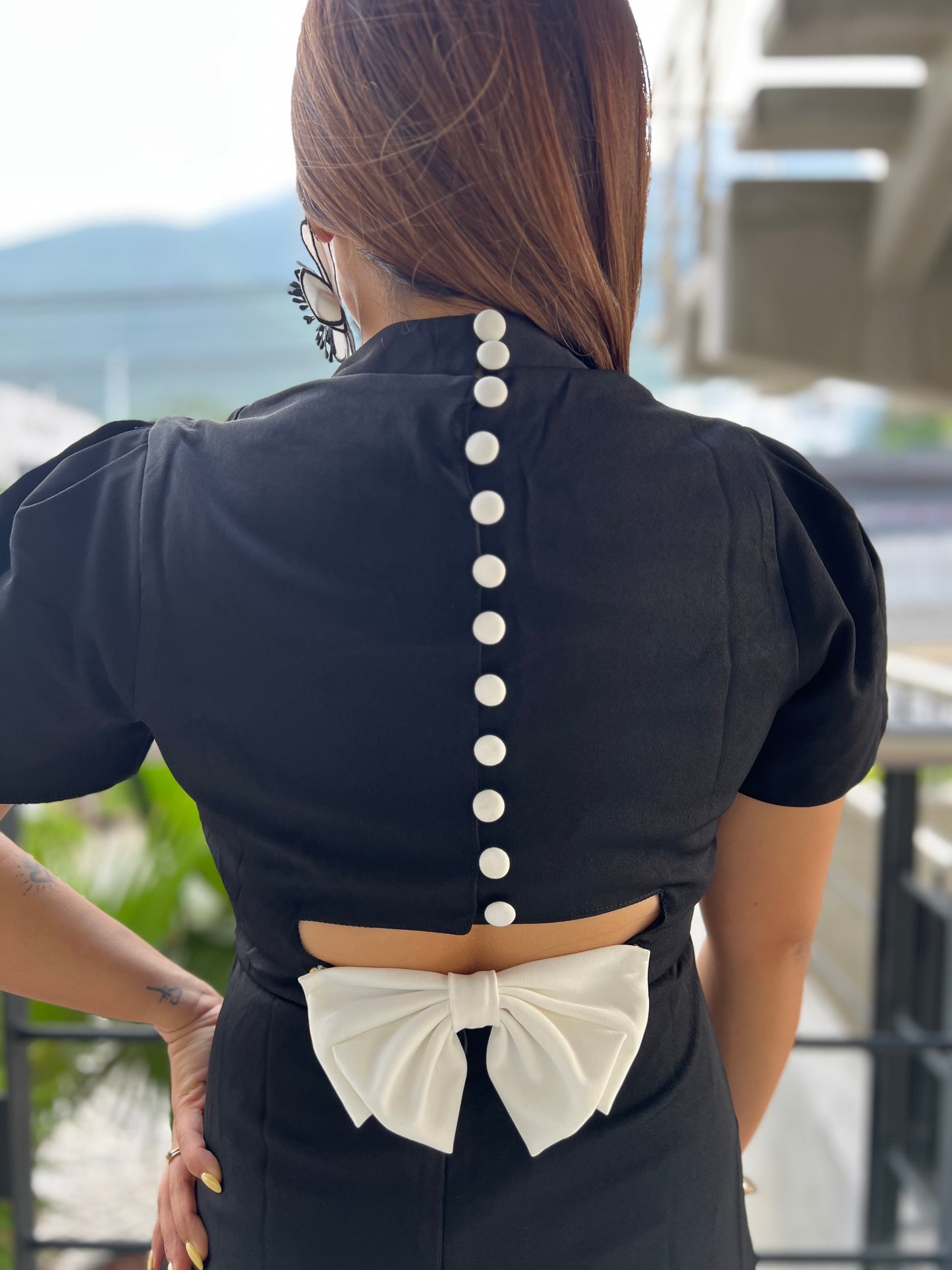 VESTIDO MOÑO BLANCO ESPALDA