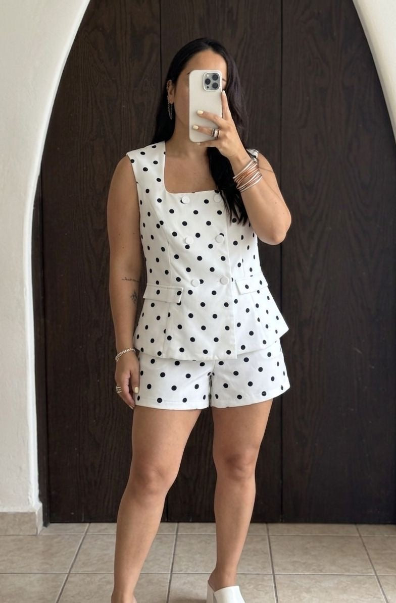 SET CHALECO/SHORT PUNTOS