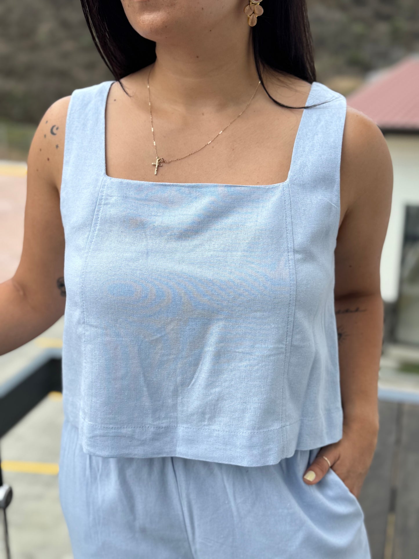 BLUSA ESCOTE CUADRADO