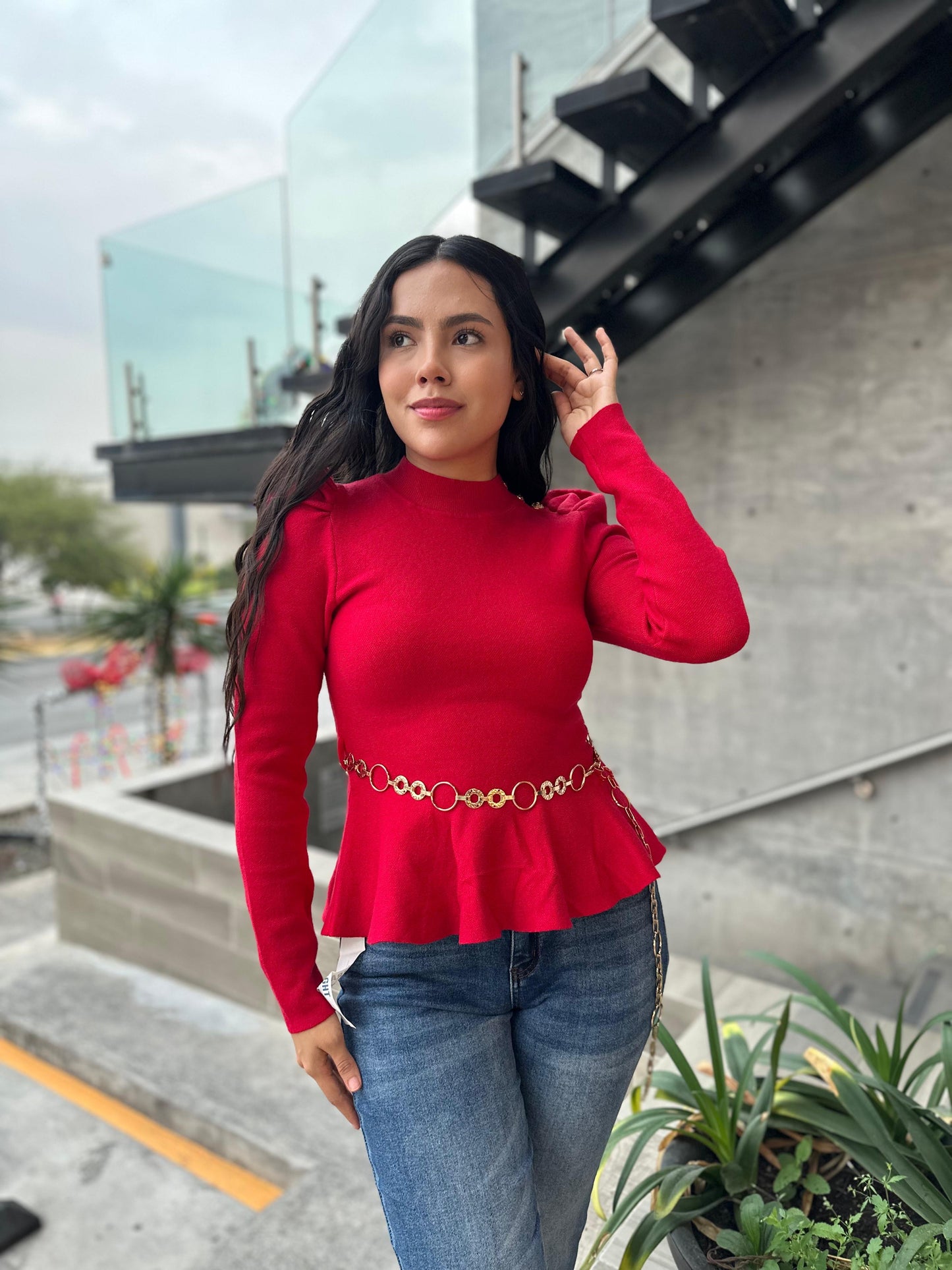 SUÉTER PEPLUM CON CINTURÓN