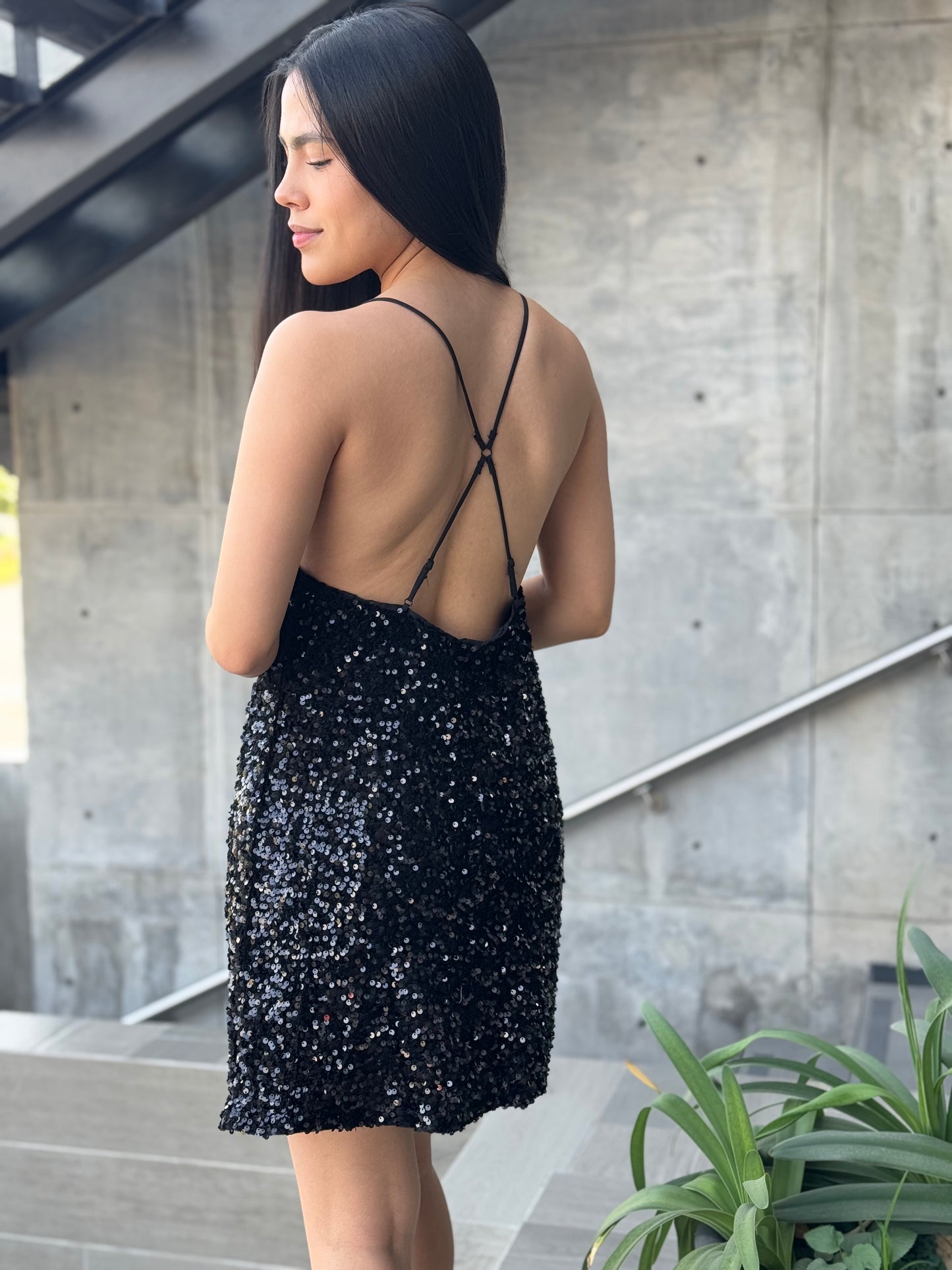 VESTIDO NEGRO LENTEJUELAS