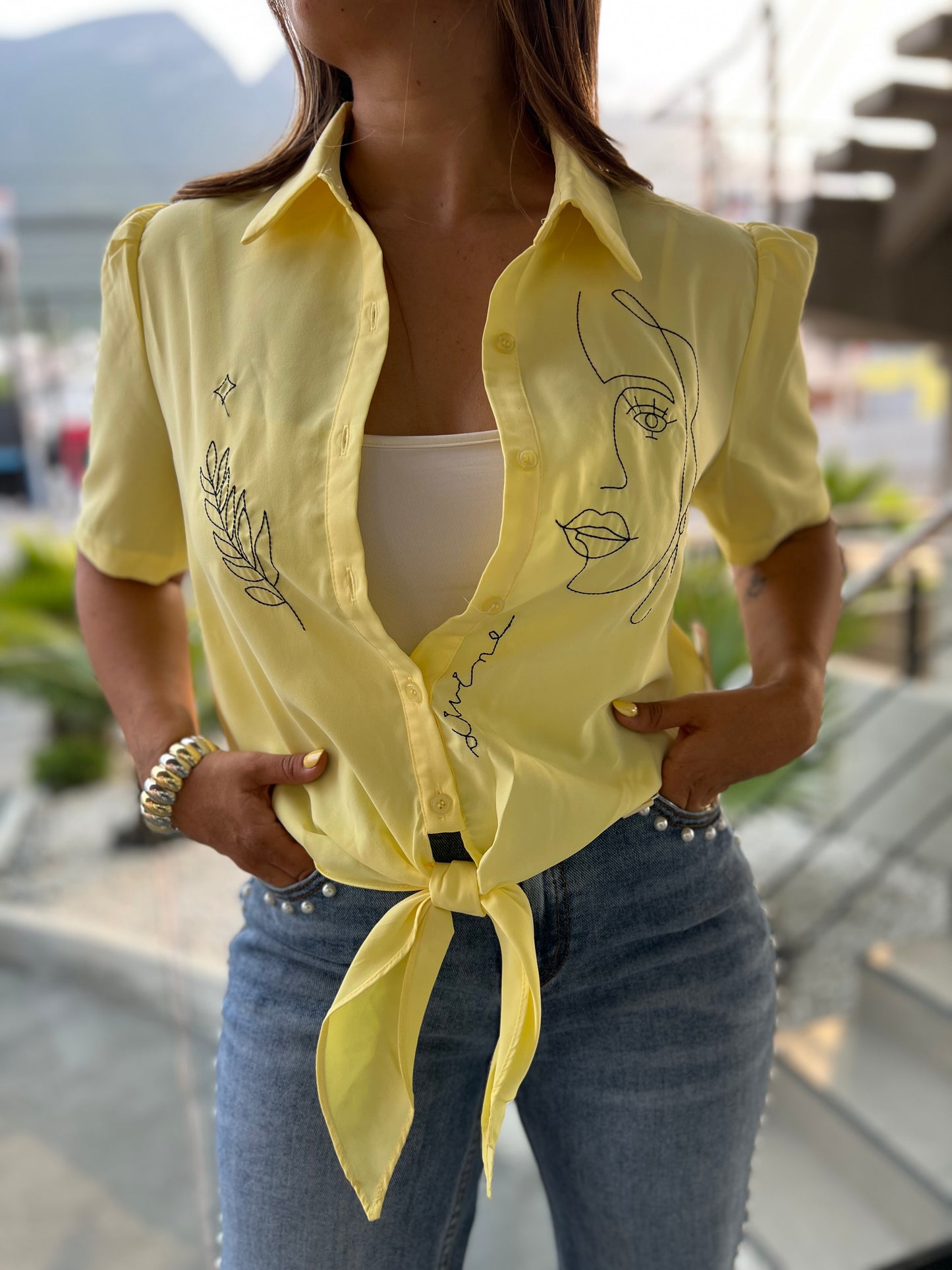 BLUSA CARA BORDADA