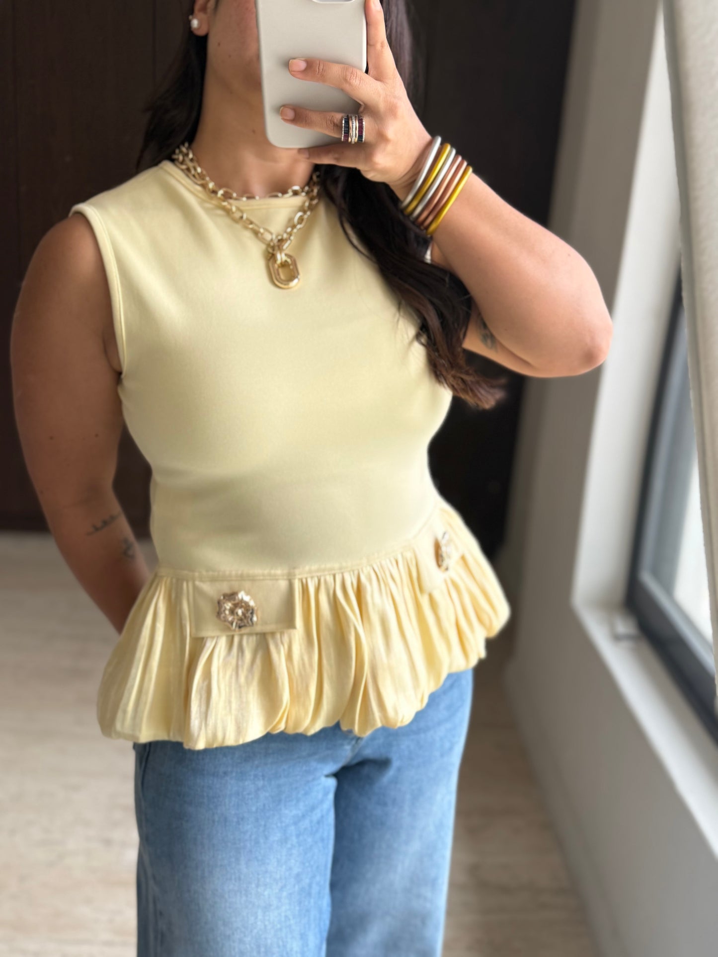 BLUSA PEPLUM BOTONES DE FLOR