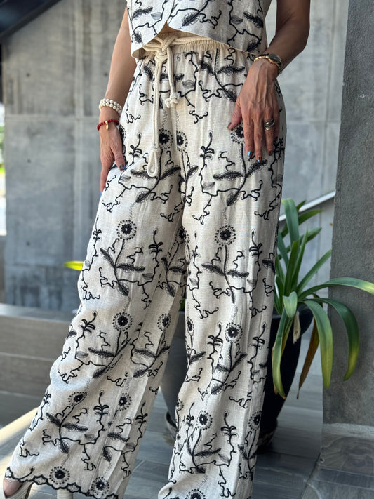 PANTALON LINO FIGURAS BORDADAS
