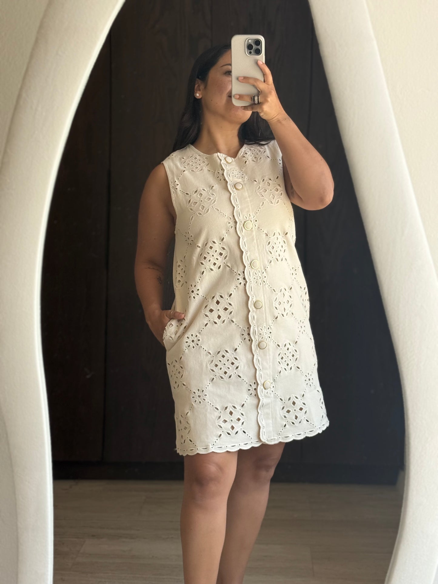 VESTIDO BEIGE BORDADO