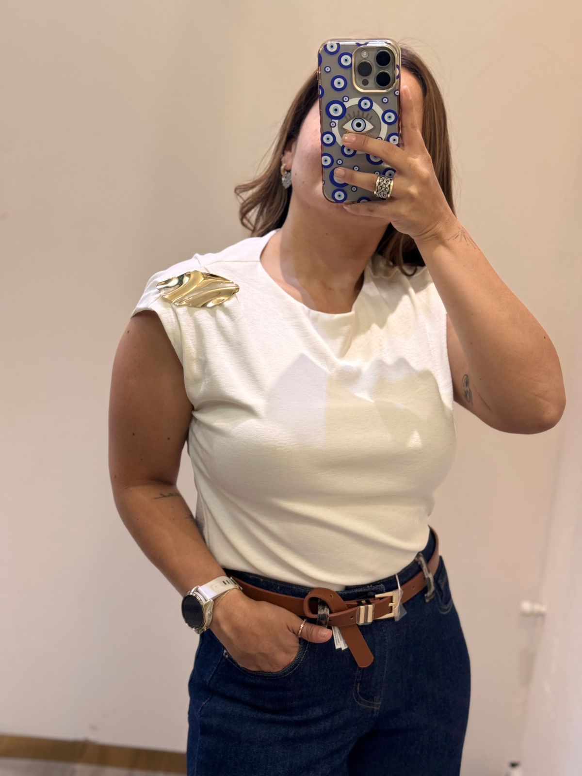 BLUSA CUADRADA BROCHE HOMBRO