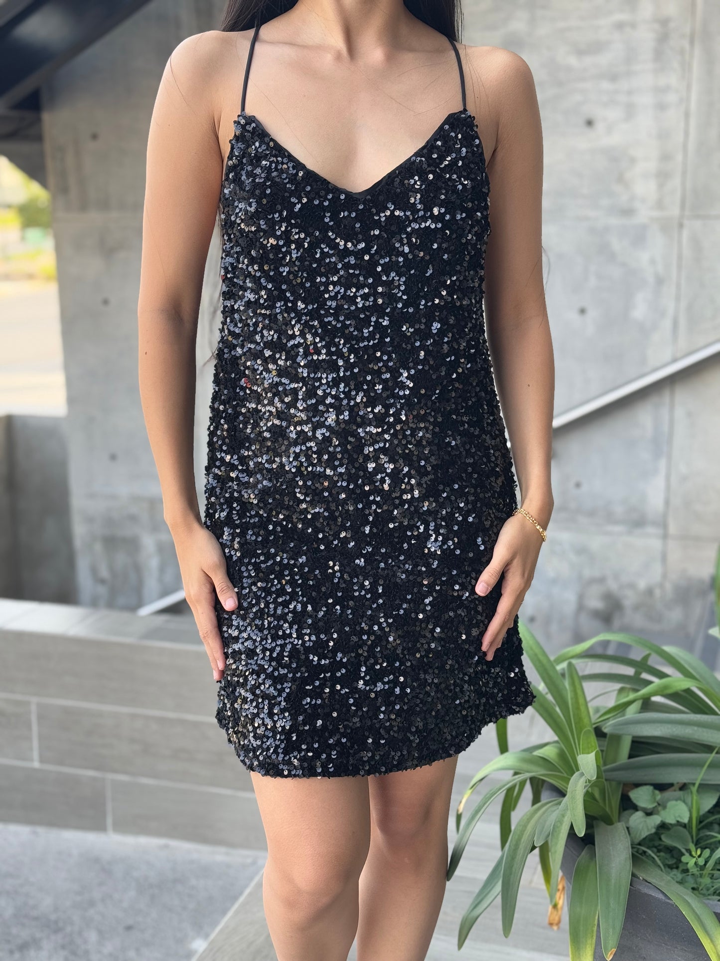 VESTIDO NEGRO LENTEJUELAS