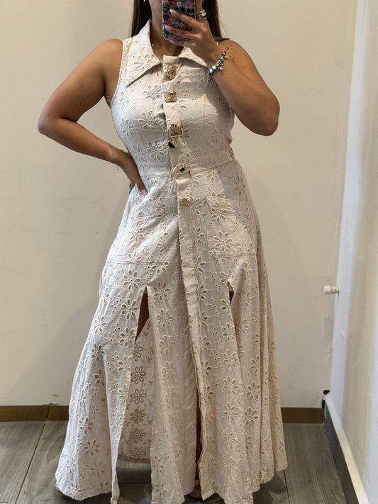 VESTIDO BORDADO BOTONES CARA