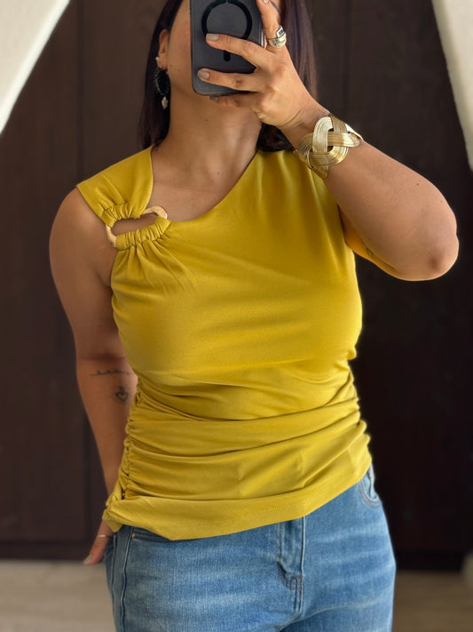 BLUSA ARO DORADO HOMBRO