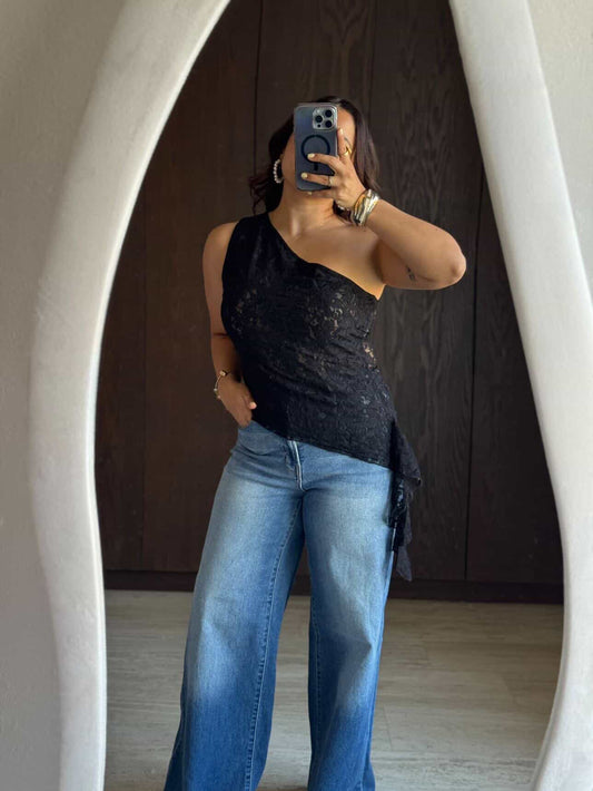 BLUSA ENCAJE ASIMETRICO
