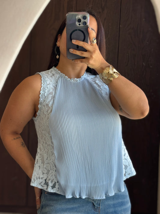 BLUSA ENCAJE ESPALDA