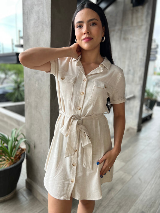 VESTIDO CON CINTO Y BOLSAS CORTO