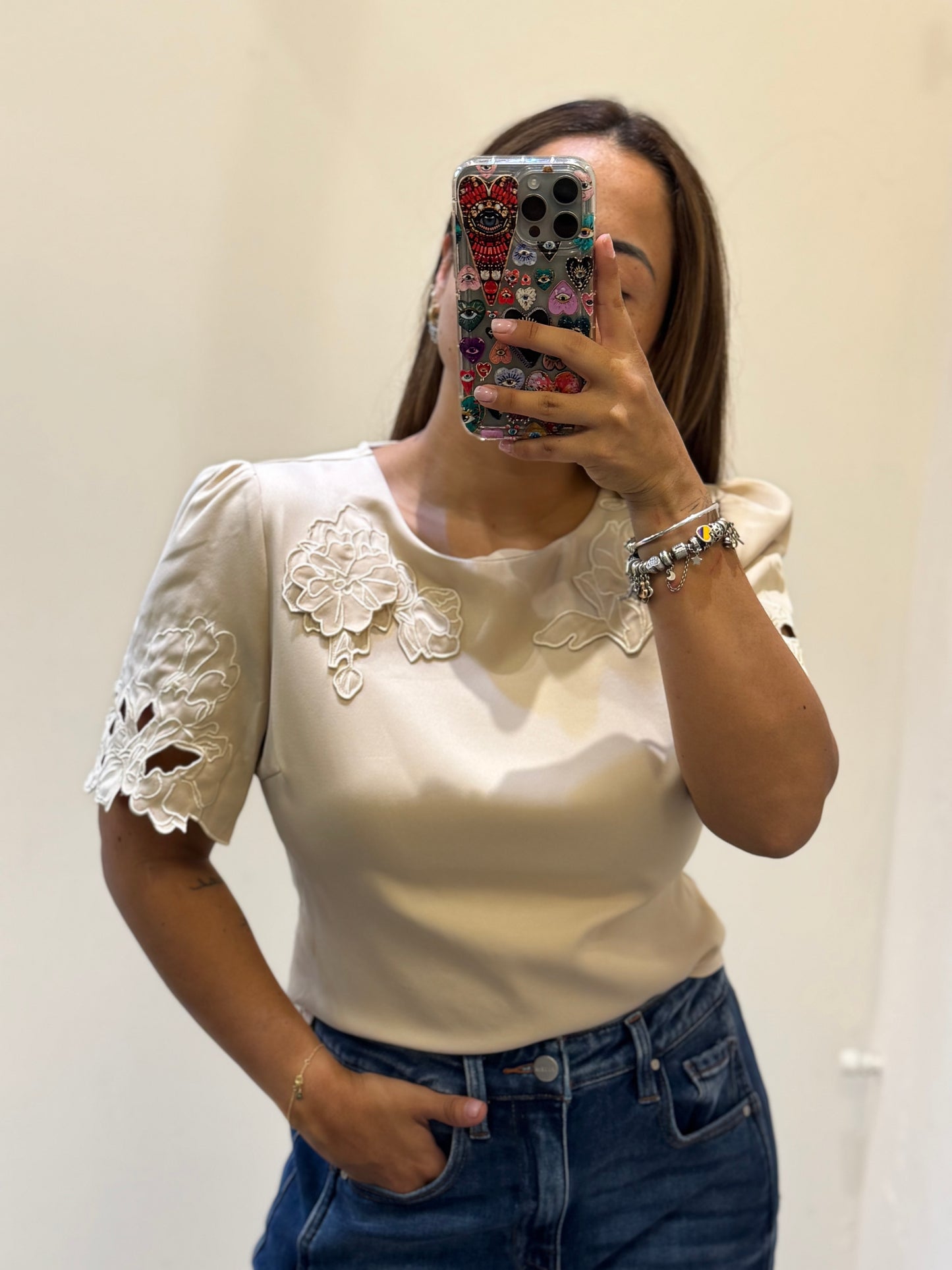 BLUSA MANGAS BORDADAS