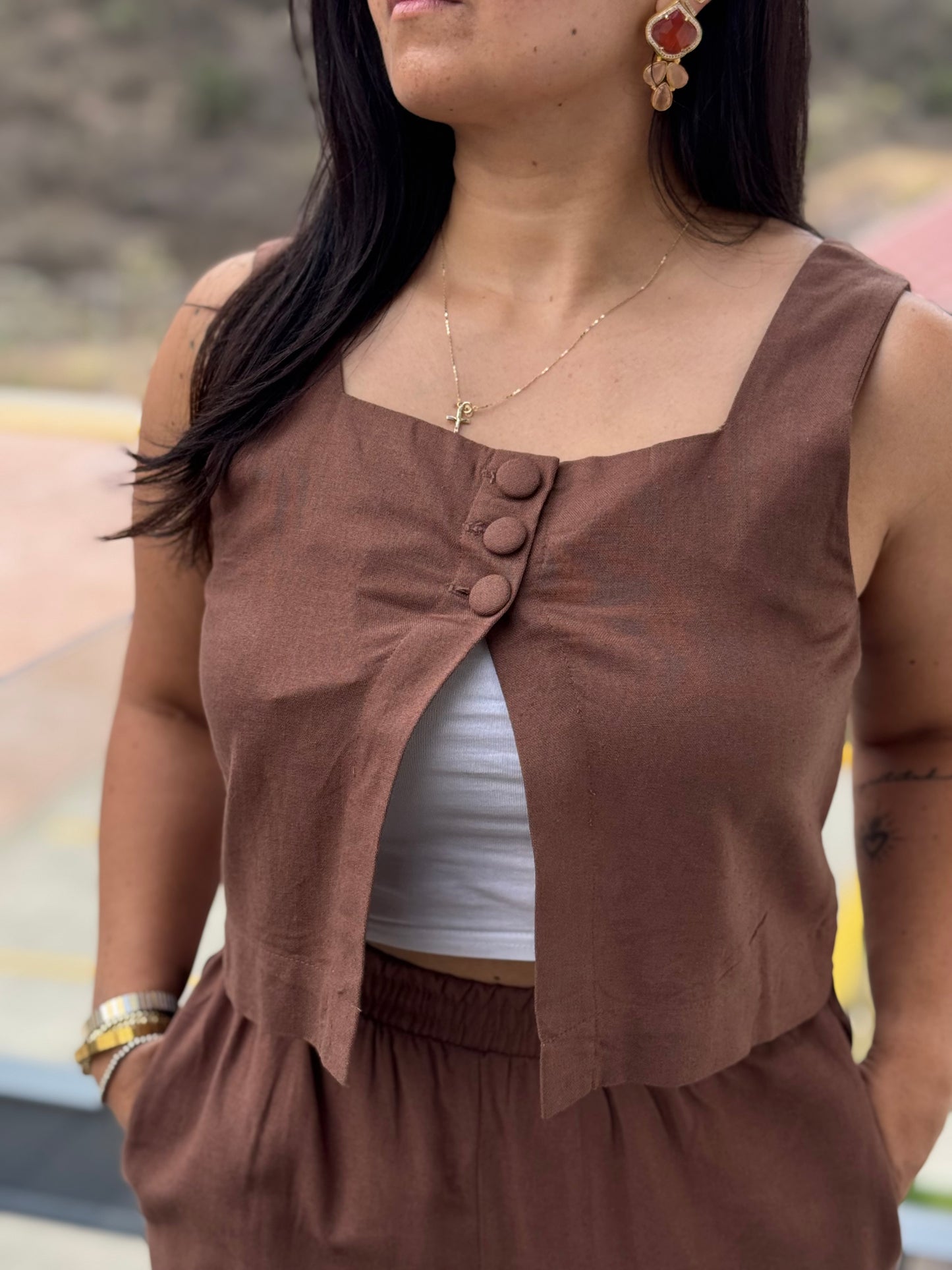 BLUSA ESCOTE CUADRADO