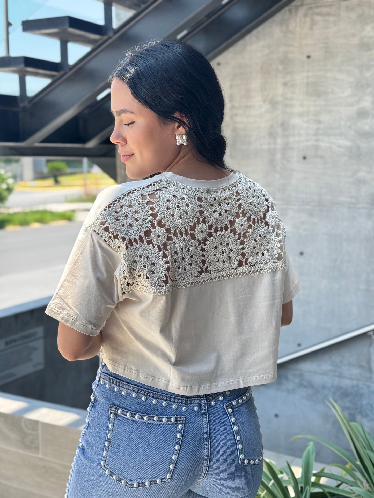 BLUSA BORDADA ESPALDA