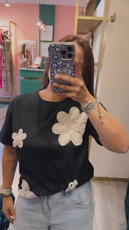 PLAYERA FLORES CON PERLAS